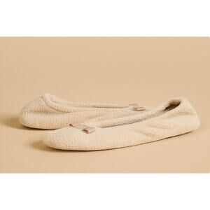 Isotoner Moisture Wicking and Suede Sole Ballet Flat Slipper Taupe 9.5-10.5 NEW